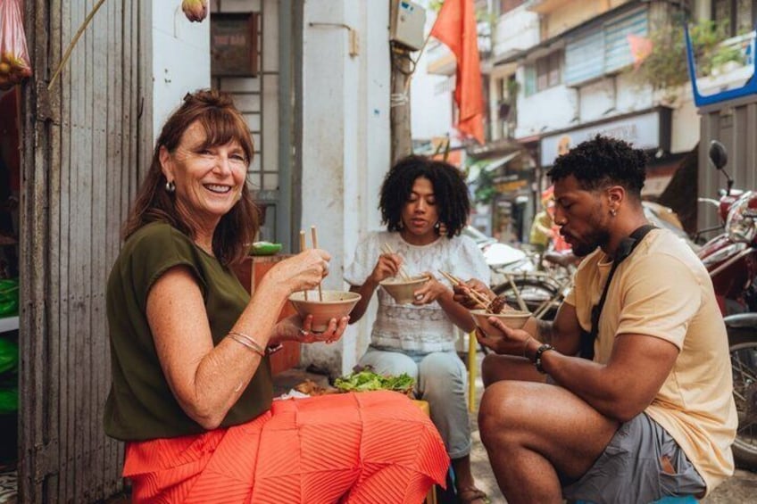 Eat Like a Local: Hanoi Street Food Adventure 1
