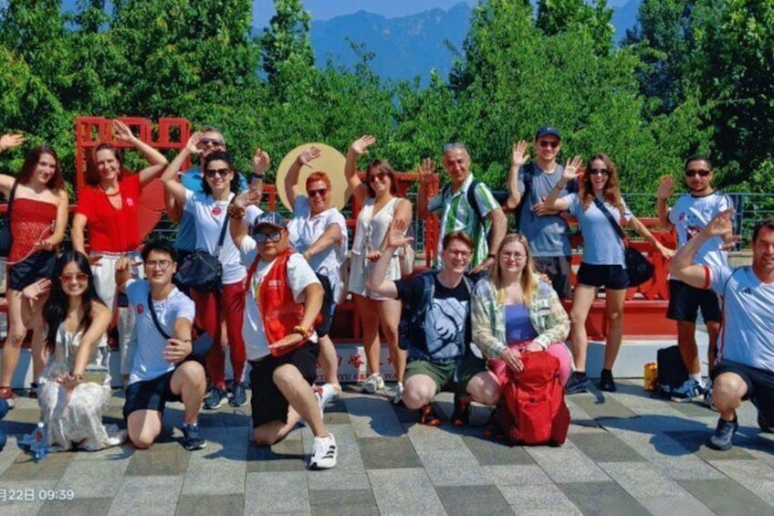 MuBus: Mutianyu Great Wall Bus Tour with Options(ENG/ESP/RUS) 4