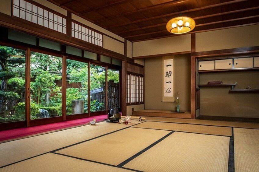 Kimono Tea Ceremony at Kyoto Maikoya, NISHIKI 1