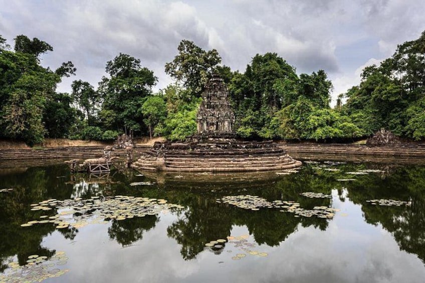 Beautiful Neak Poan temple 5