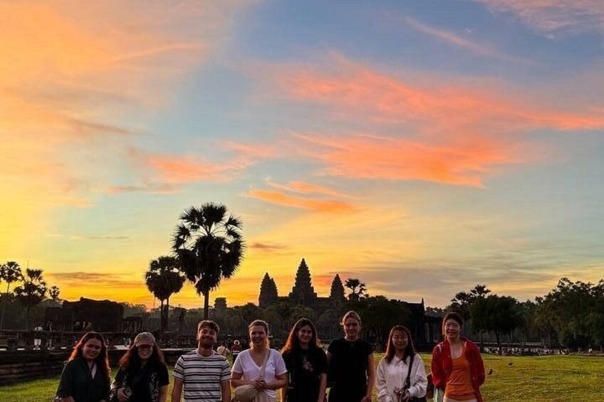 Angkor Wat Sunrise & 3 Main Temples – Small Group 3