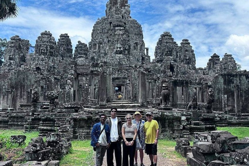 Angkor Wat Sunrise & 3 Main Temples – Small Group 2