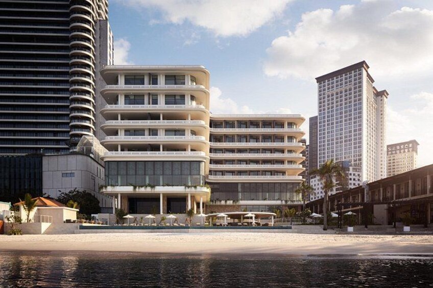 A new 5-star hotel has opened in Sihanoukville, warmly welcoming all tourists to experience luxury and comfort by the coast. 3