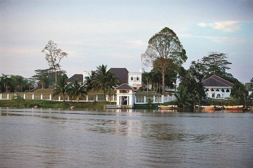 Kuching City Sightseeing Tour 3
