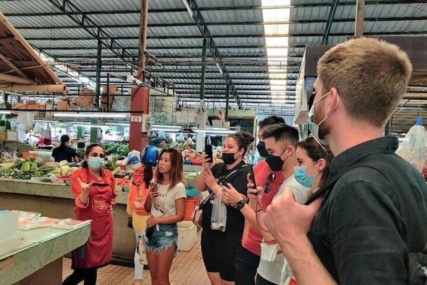 Market Tour with fruit tasting and ingredients shopping 4