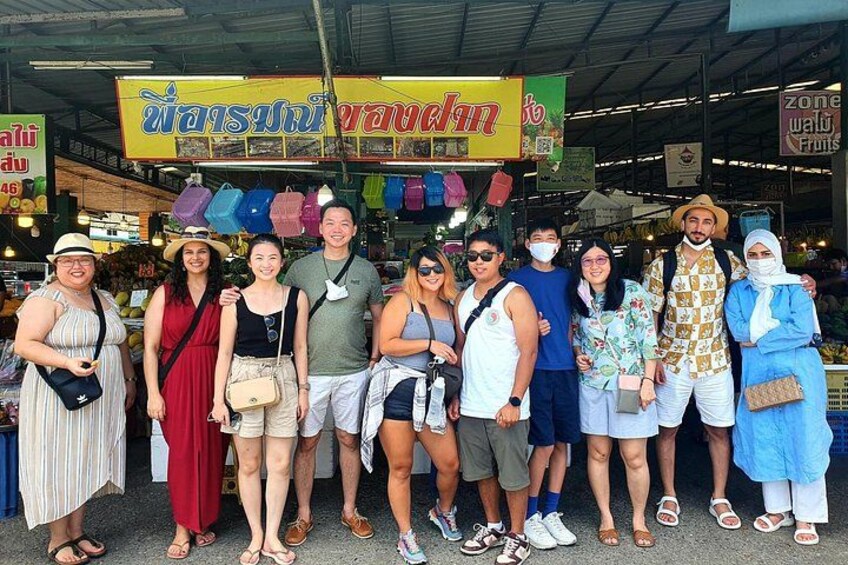 Market Tour with fruit tasting and ingredients shopping 4