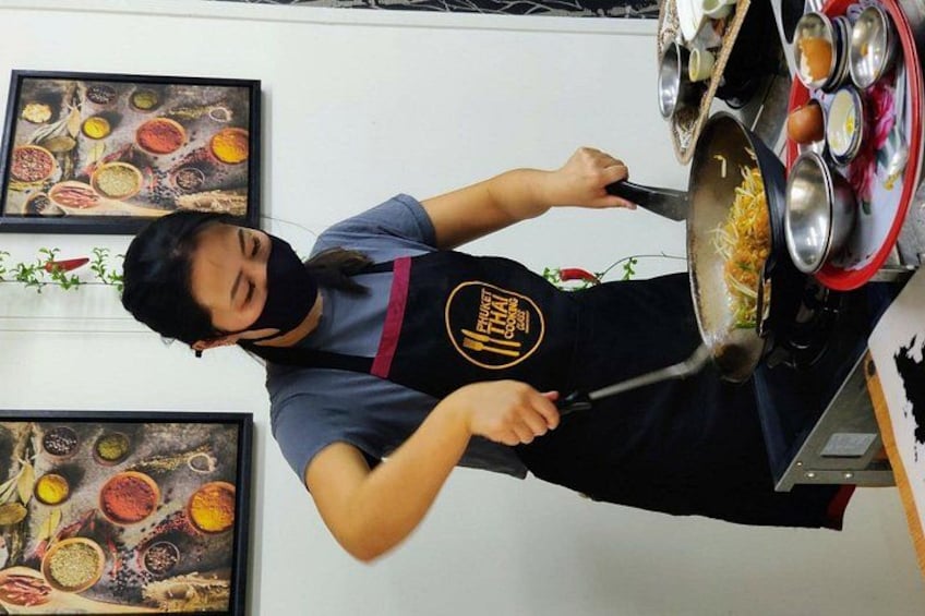 Learn how to cook authentic thai food from the best! 2