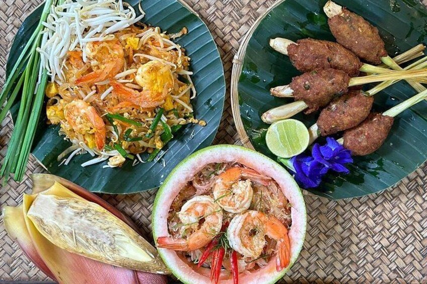Top 3rd popular dishes. Padthai with prawn, Deep fried lemeongrass wrapped with pork. 2