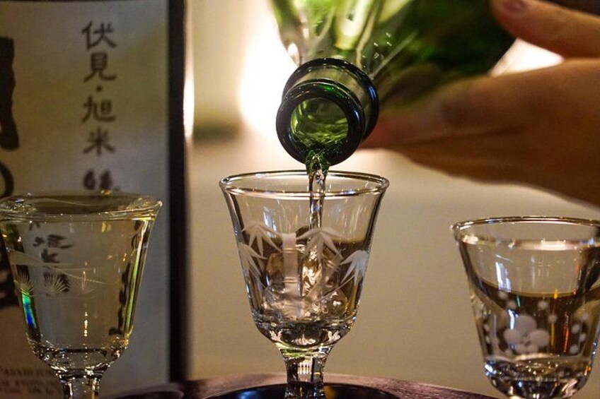Kyoto Sake Tour in Fushimi: 18 Sake Tastings & Historic Breweries 1