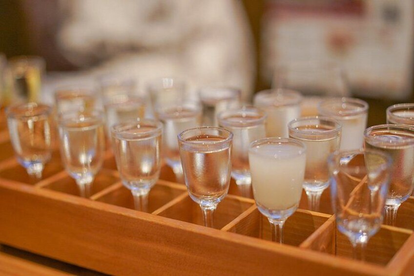 Kyoto Sake Tour in Fushimi: 18 Sake Tastings & Historic Breweries 2