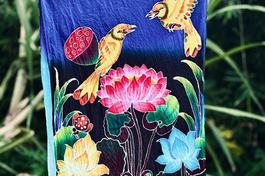 Tessuto con un uccello, fiori di loto e funghi. 4