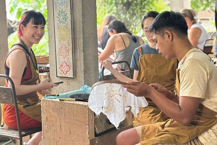 Crafting Heritage: A Traditional Batik Painting Experience 4