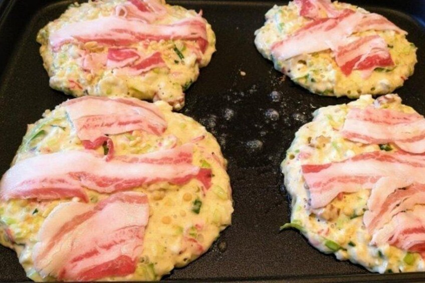 Okonomiyaki, pork belly topping 4