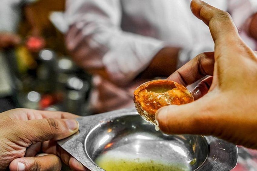 Understand why these are the best chaat snacks in the city. 5