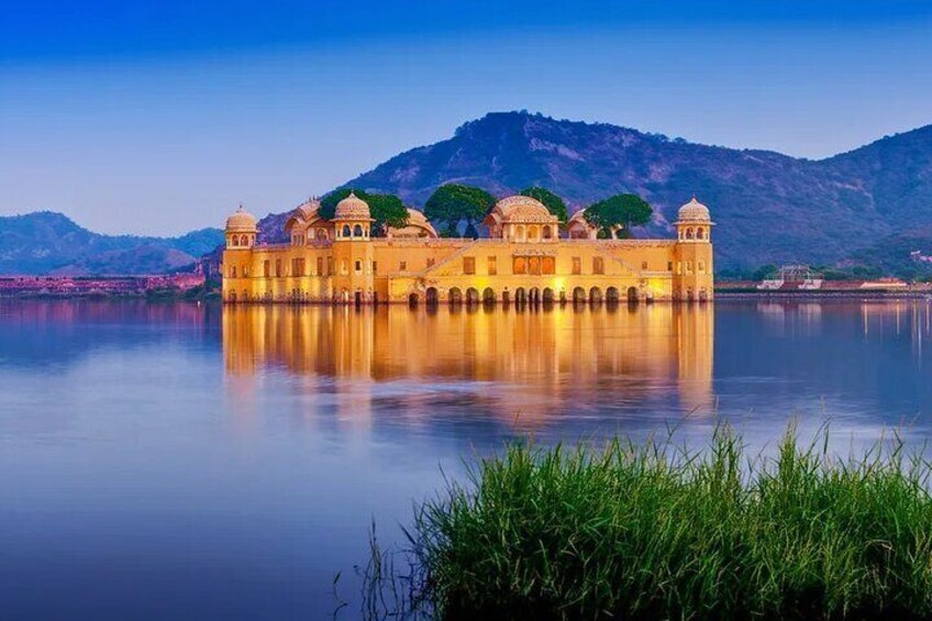 7 Days Golden Triangle Tour with Ranthambore & Varanasi Tour