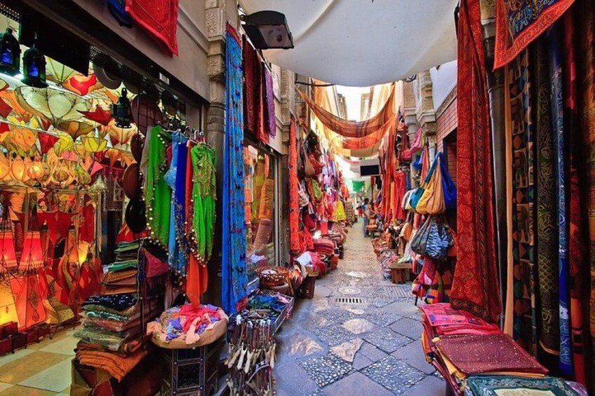 Magical Markets Tour in Mumbai with a local 1