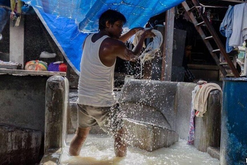 Dhobi Ghat Open Air Laundry & Dharavi Slum Tour with Local Train 1
