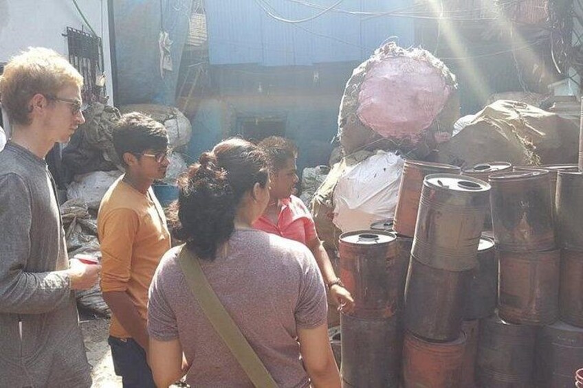 Dhobi Ghat Open Air Laundry & Dharavi Slum Tour with Local Train 4