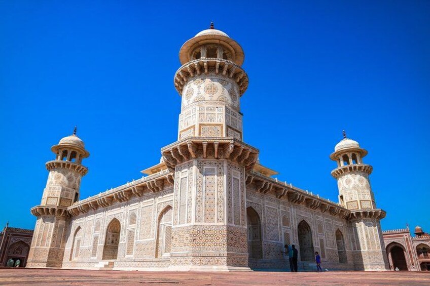 Tomb of Itmad Ud Daulah 3