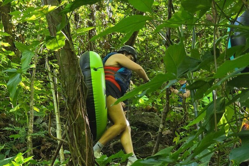 Use the rope to climb down to the canyon 5