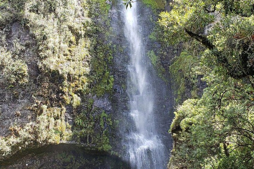 Giron Waterfall and Busa Lake 3