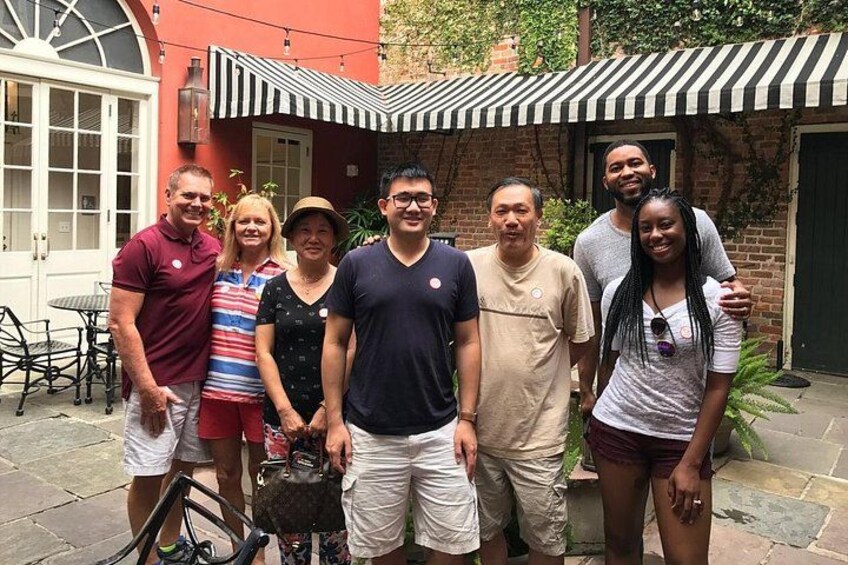 New Orleans Food Walking Tour of the French Quarter with Small-Group Option 2