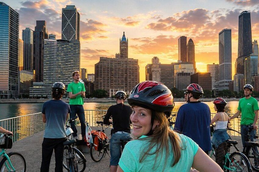 Chicago Bike & Classic Food Tour: Bikes, Bites & Views - Adults 2