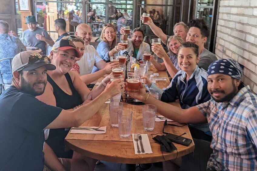 Say cheers with new friends as you taste iconic bites on one of the most social Chicago Food Tours! Explore, laugh, and connect over food on our flavor-packed Food Tours in Chicago! 5