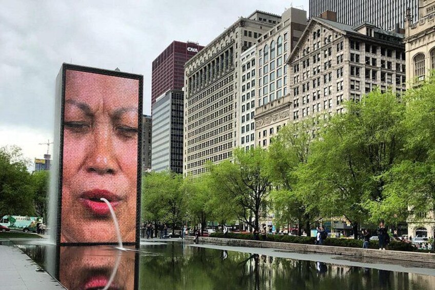 Explore iconic Millennium Park—home to The Bean, Crown Fountain, and stunning gardens—on our Chicago Food Tours! It’s a must-see stop full of art, history, and flavor on the best Food Tours in Chicago 4
