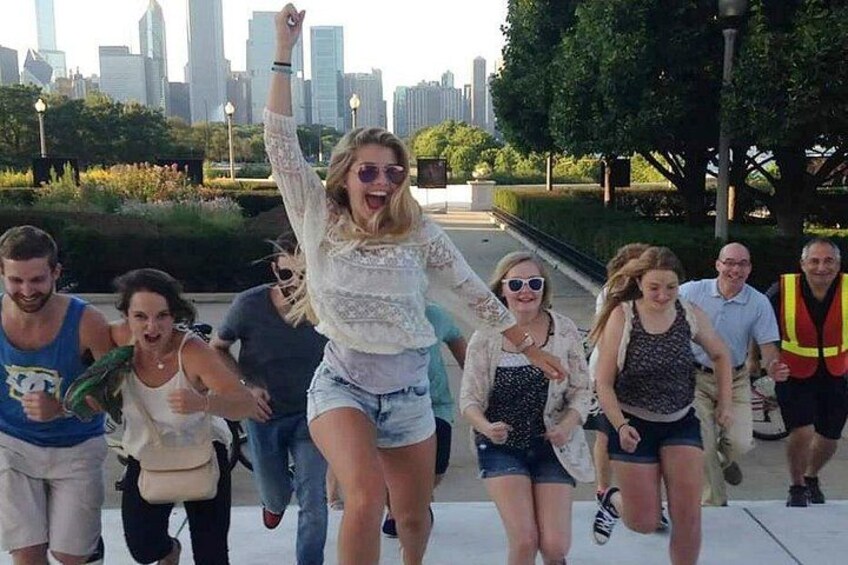Laugh, eat, and explore with a fun-loving group on our Chicago Food Tours! Meet new people, share unforgettable moments, and enjoy the city’s best bites on one of the top Food Tours in Chicago! 2