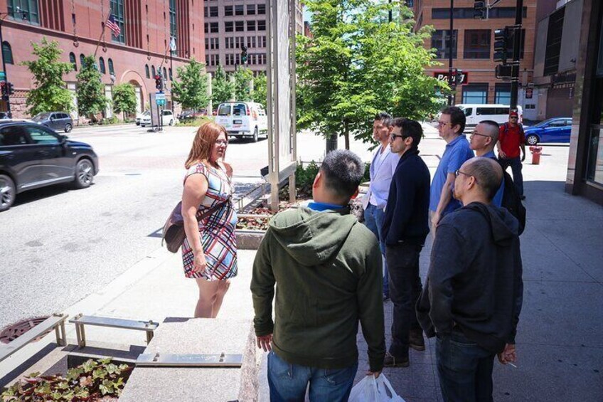 Chicago Food Tour: 6 Dishes with Deep Dish Pizza & Beef Sandwich 2