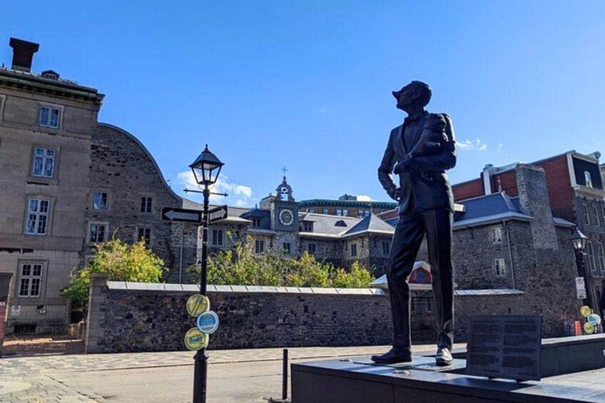 The Original Old Montréal Walking Tour by Guidatour 2