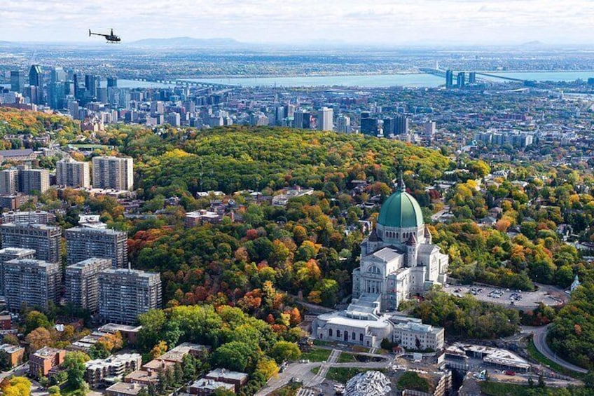 Helicopter Tour Over Montreal 3