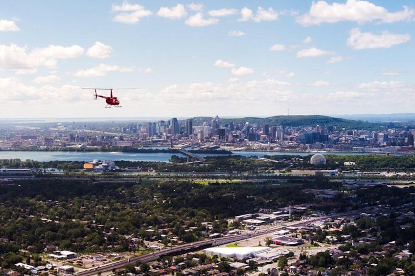 Helicopter Tour Over Montreal 3
