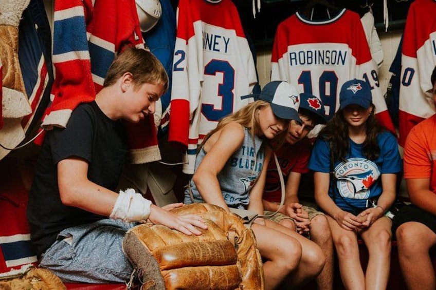 Experience a to-scale replica dressing room of the renowned space from the Montreal Forum. 4