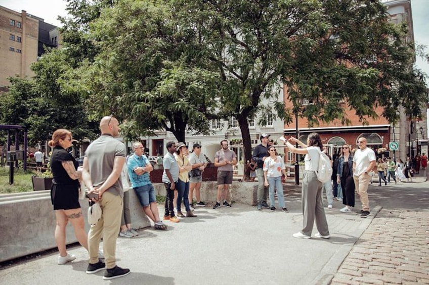 Old Montreal Guided Food Tour with 6+ Local Delicacies Tastings 3