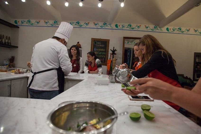 Local Market and Peruvian Cooking Class with Pisco Sour in Cusco 2