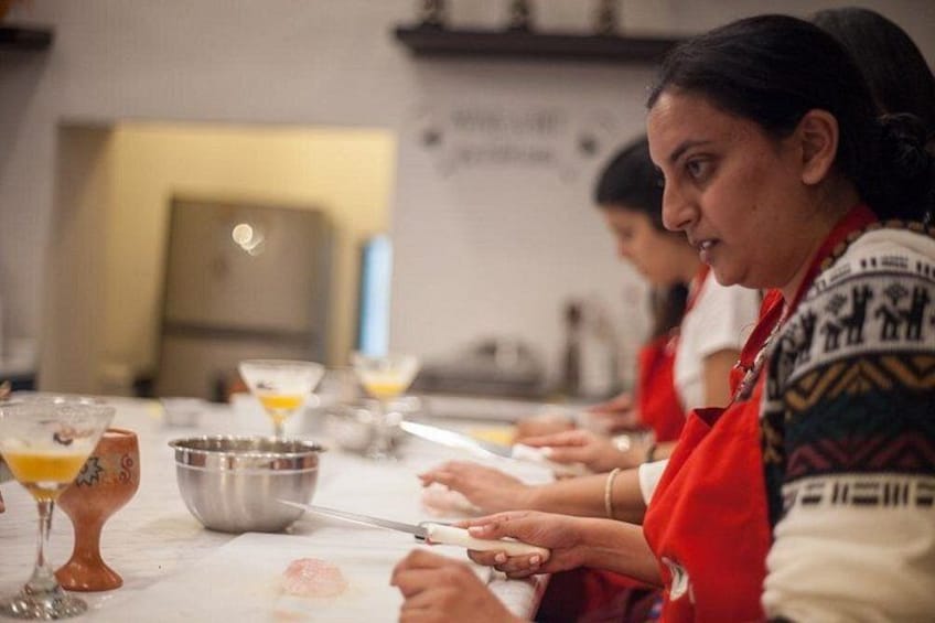 Local Market and Peruvian Cooking Class with Pisco Sour in Cusco 5