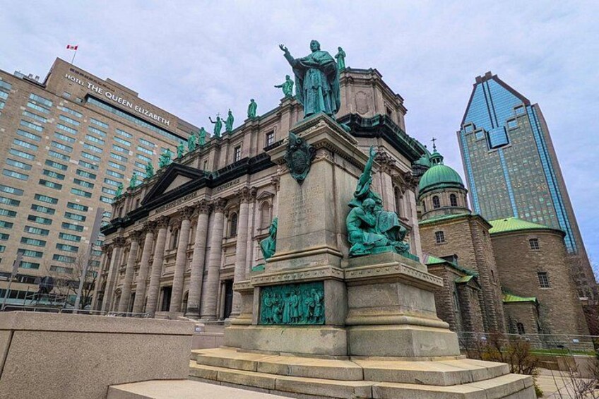 Montréal Downtown and Underground City Private Walking Tour 4