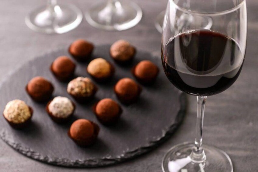 Niagara Wine Tour and Tastings with Transportation 2