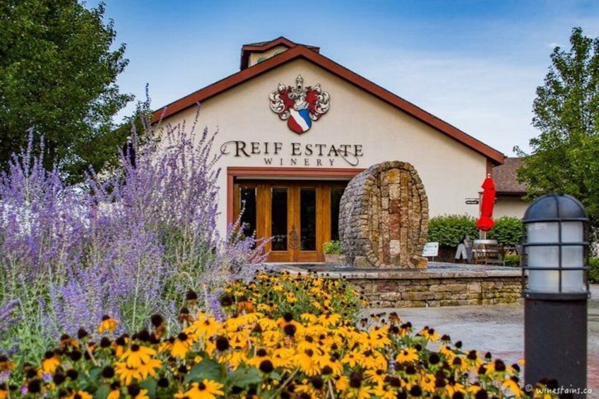 Niagara Wine Tour and Tastings with Transportation 4