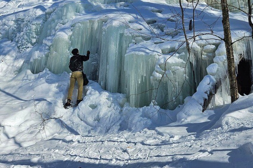 Fire Man Guided Snowshoe Tour in Mont-Tremblant 2