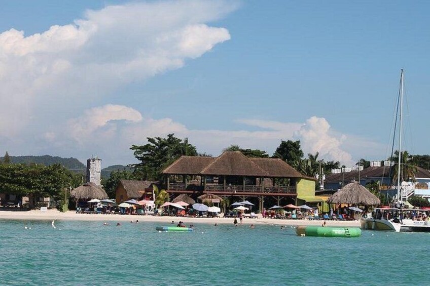 Margaritaville Negril - meet you catamaran here 2