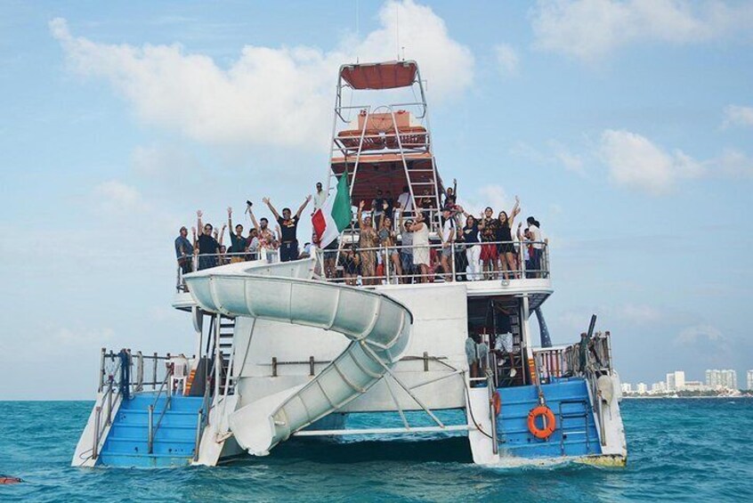 party boat in cancun