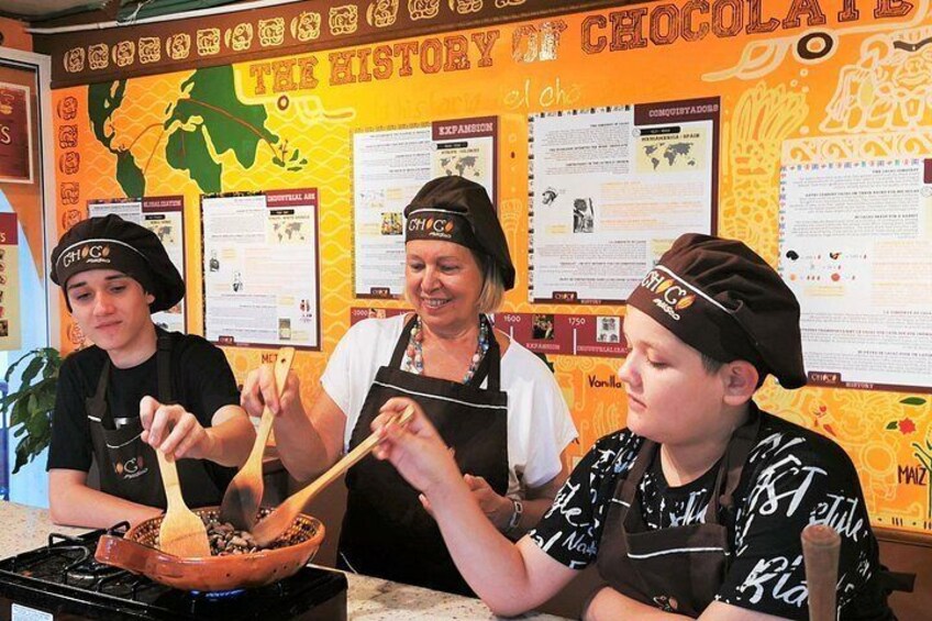 Chocolate Workshop (Bean to Bar Experience) in Puerto Vallarta 2