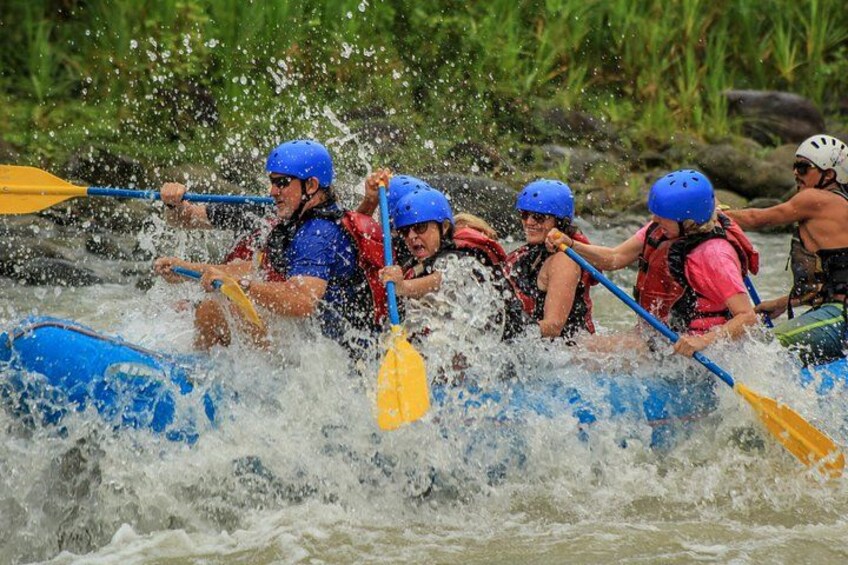 Whitewater Rafting Naranjo River from Manuel Antonio Class III-IV 5