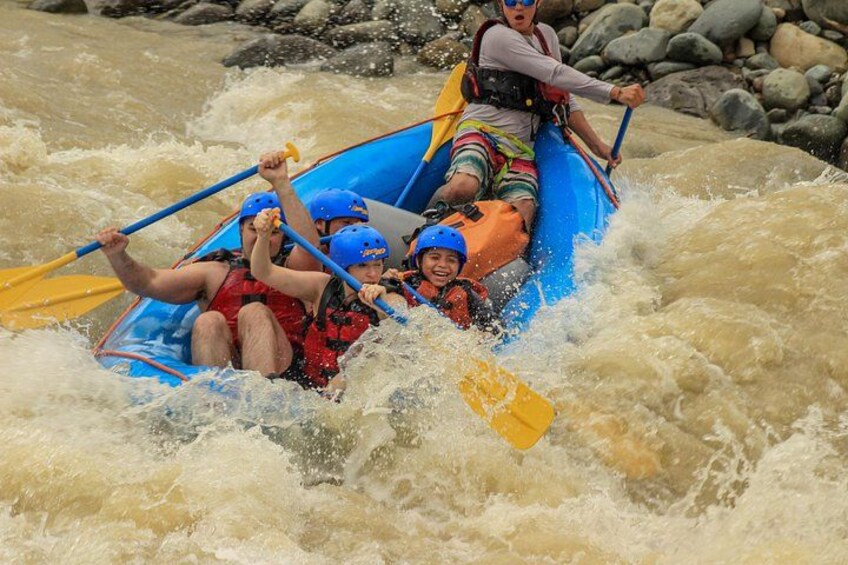 Whitewater Rafting Naranjo River from Manuel Antonio Class III-IV 3