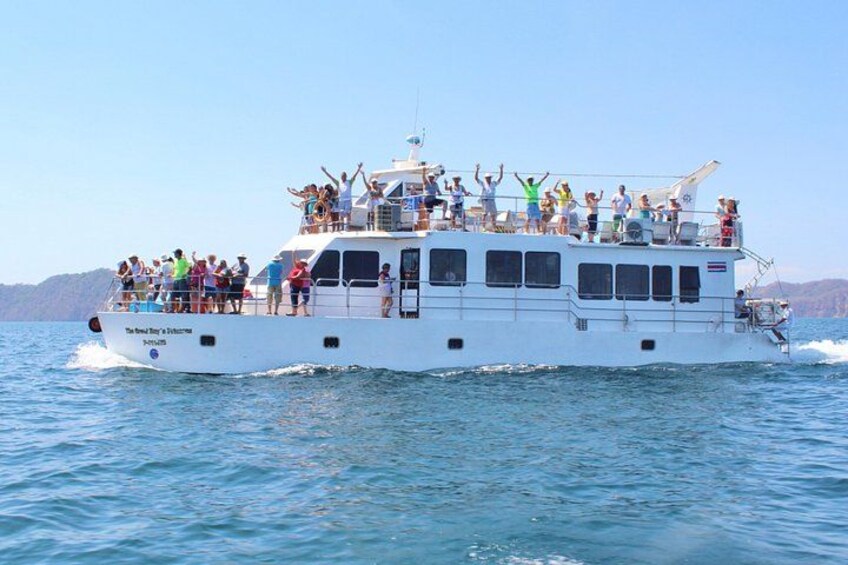 Catamaran at Tortuga Island from San Jose 5