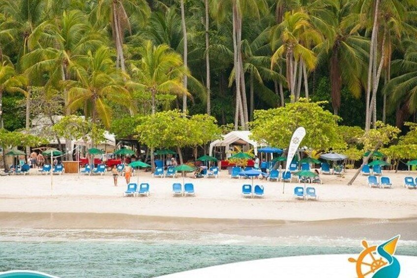 Catamaran at Tortuga Island from San Jose 5
