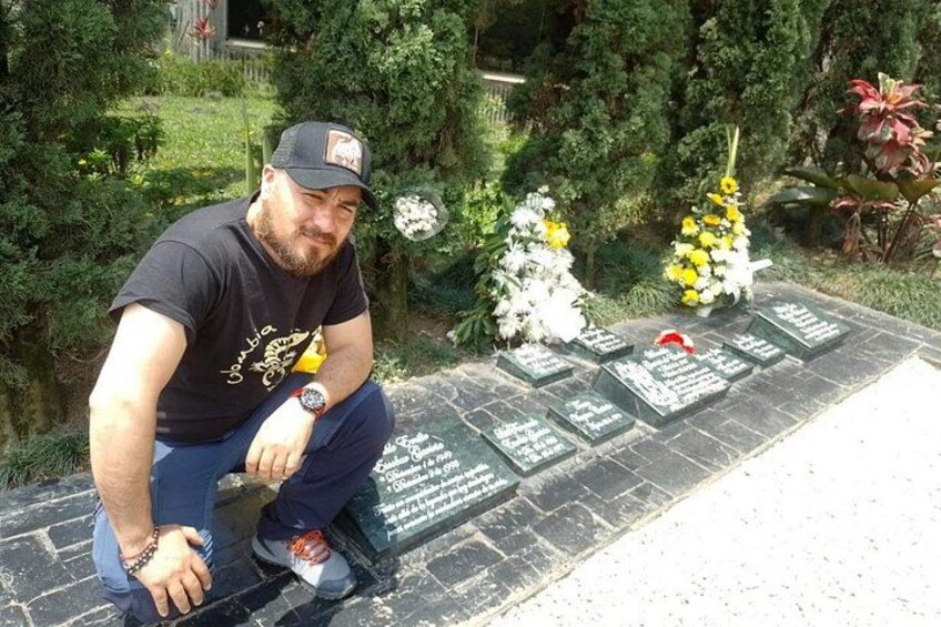 Pablo Escobar Express Private Tour with transportation 2